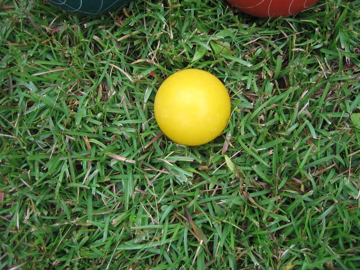 Vintage 9 Piece Bocce Ball Set Lawn Bowling