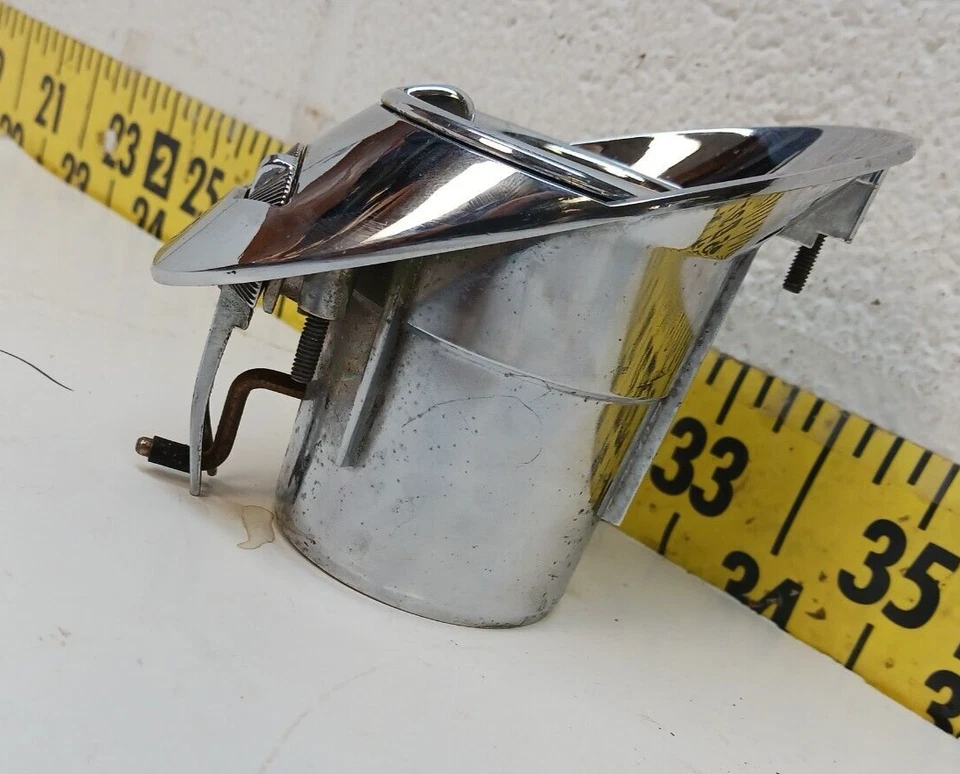 Cadillac Deville (910) 1963-64 ventilación de CA cromada ajustable OEM usado Foto 2 de 4