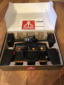 Atari Flashback 8 Gold Deluxe HD Console Wireless Controllers - Gold