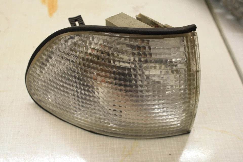 Intermitente delantero derecho bmw serie 7 e38 Foto 2 de 4