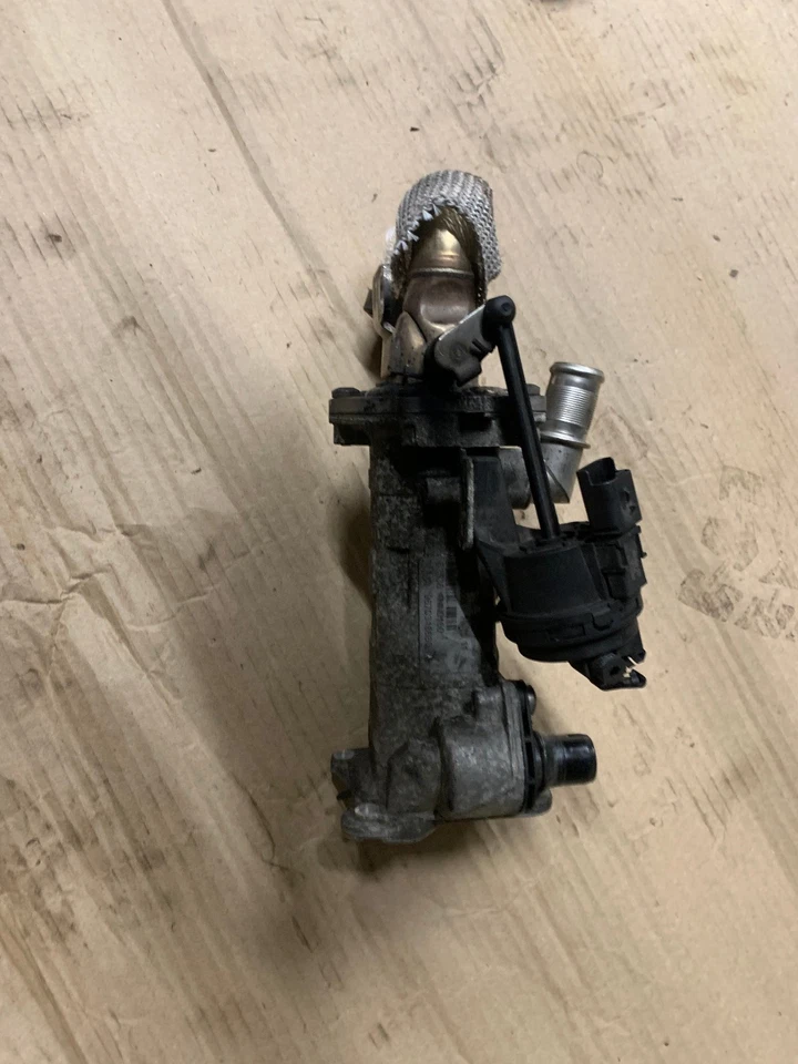 JAGUAR XF EGR 2.2L DIESEL EXHAUST GAS RE-CIRCULATION COOLER. C2S-52516 - Image 3 of 3