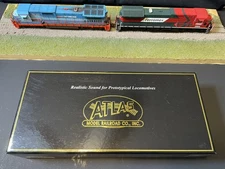 HO ATLAS MASTER SERIES GOLD DASH 8-40C Undecorated great for Super 7 Ferromex 