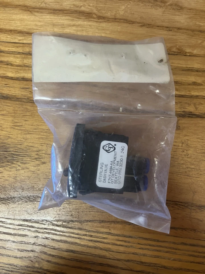 Новый переключатель клапанов замка оси приборной панели Ford Sterling F7HT-4484-AA - Изображение 3 из 4