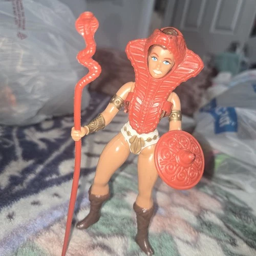 MOTU Teela Masters of the Universe He-Man  figure with weapons vintage No Book