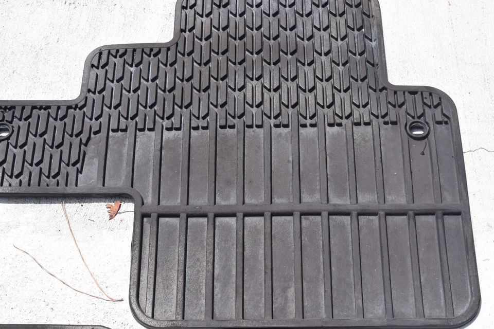 2011 2012 2013 2014 2015 Chevrolet Traverse Black All Weather Rubber Floor Mats - Image 4 of 4