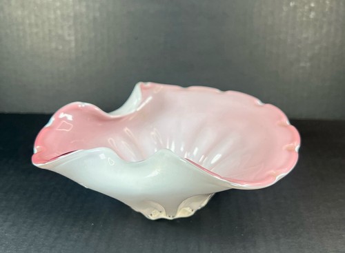 Vintage mundgeblasene rosa und weiße Kunstglasschale