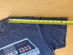 NINTENDO Controller T-Shirt MENS medium NES Classic Gamer Retro Gaming Vintage M