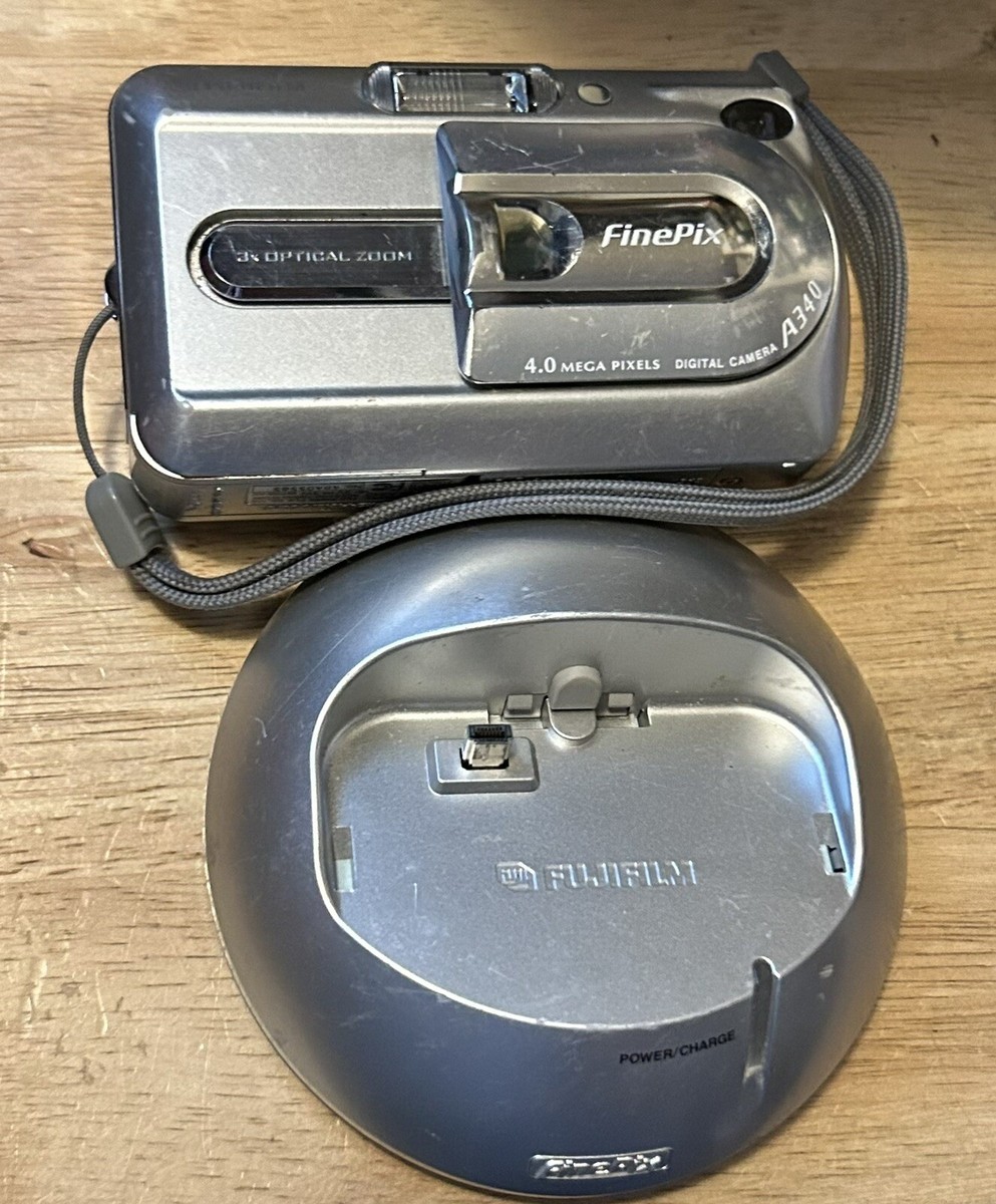 【美品】FUJIFILM　Finepix a340 Fujifilm FinePix A340 4-megapixel digital camera at Crutchfield