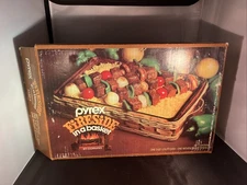 VTG 70s PYREX 2330-F Fireside in a Basket Amber 3 QT Utility Dish & Woven Basket