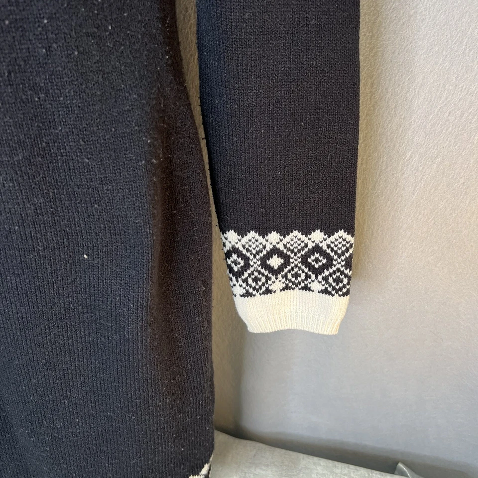 Vestido Suéter Moda International Pequeño Negro Blanco Fair Isle Dobladillo Manga Larga Foto 3 de 4