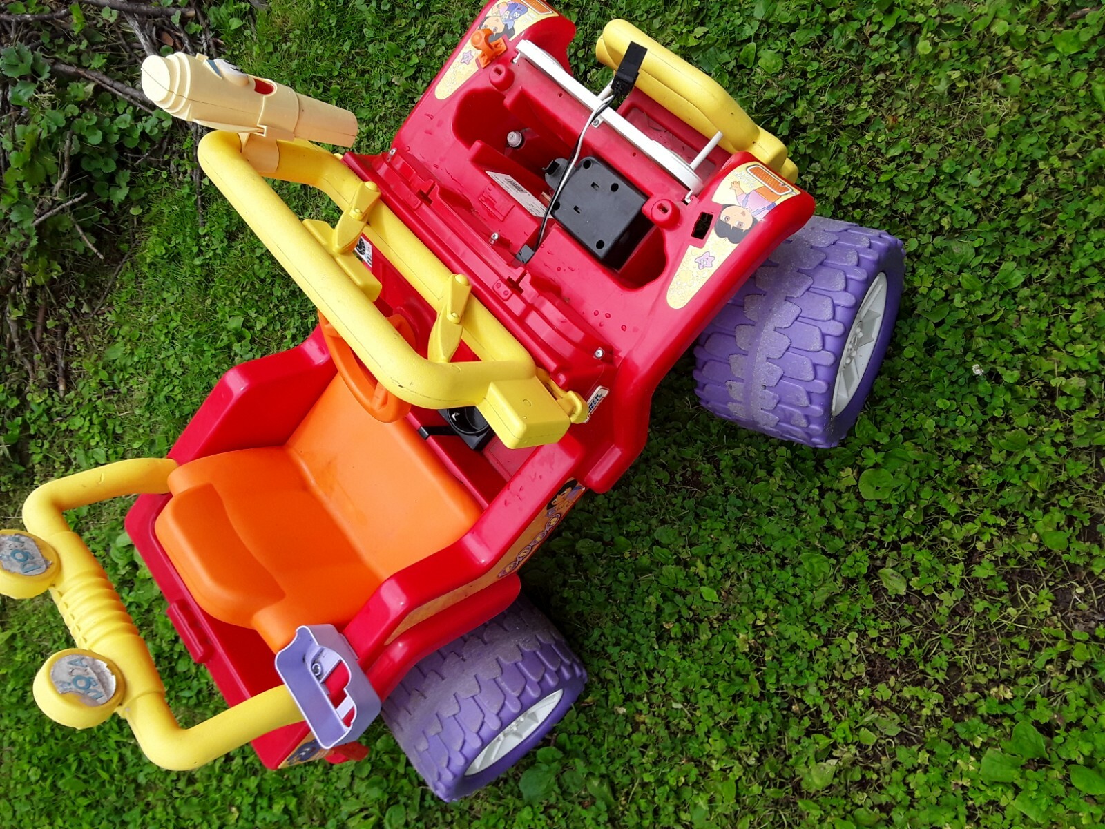 dora the explorer jeep