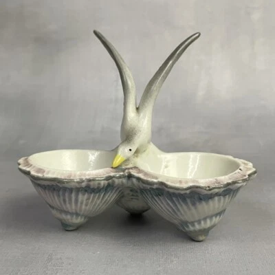 Saleron en porcelaine oiseau oie mouette sur coquillage marqué 2934 - Photo 1/4