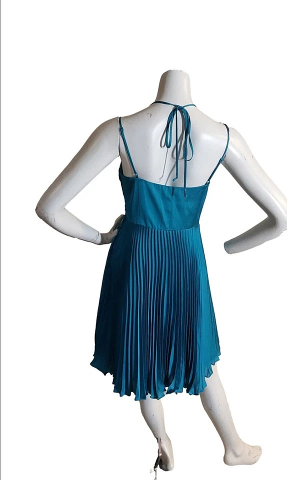 OLEG CASSINI SMOKED PLEATED DRESS SIZE 10 - Image 3 of 3