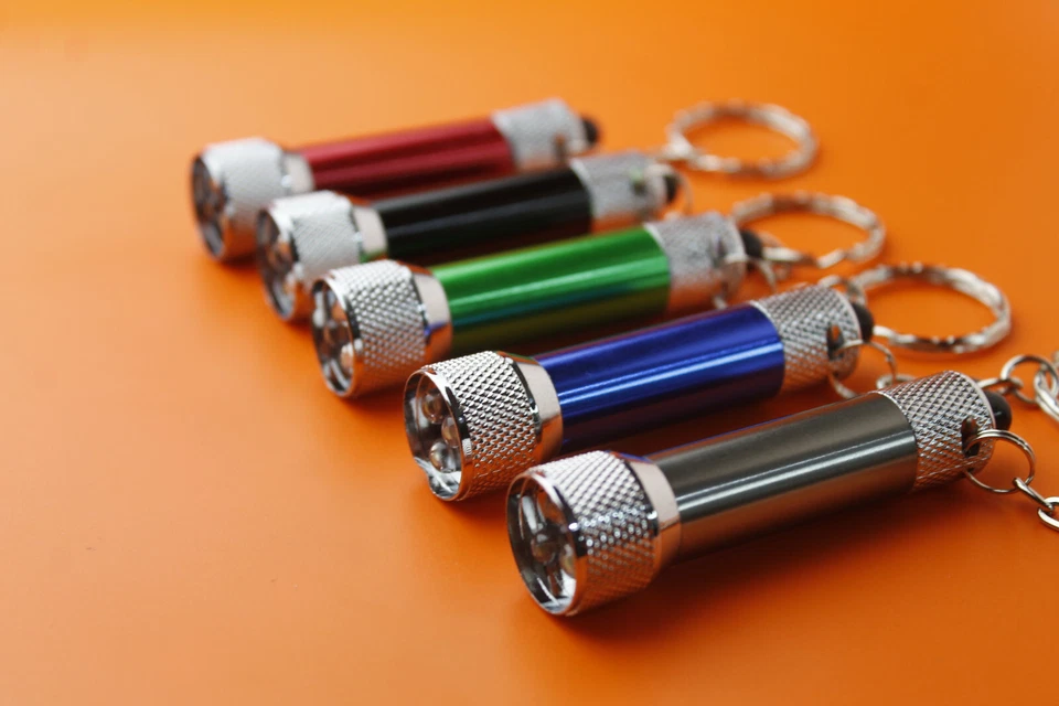 Personalised 3 led torch engraved metal 5 colours keyring - Image 3 of 4