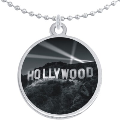 ★VINTAGE HOLLYWOOD★ Round Coin Necklace Hollywood Sign Round Pendant Necklace Beautiful Fashion
