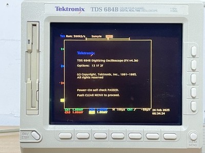 Tektronix oscilloscope TDS684B 1GHz 5GS/s in perfect working condition.