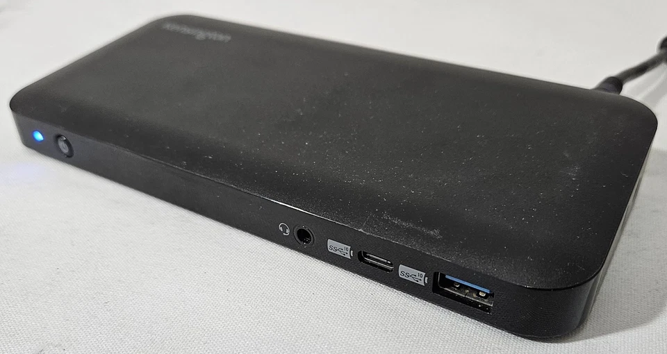 Base sin controlador de video triple USB-C Kensington SD4845P con adaptador de corriente. Foto 3 de 4