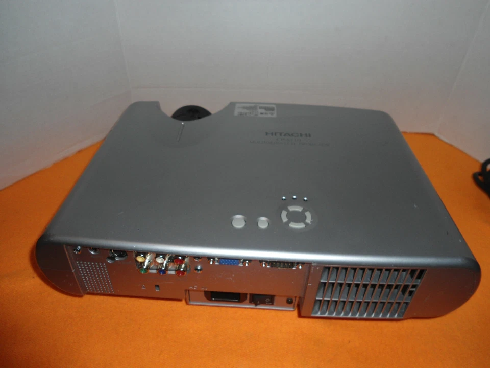 Hitachi CP-S210 3LCD Portable Projector HD, power cable, ONLY 368 hours! - Image 2 of 4