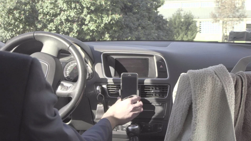 PORTA CELLULARE SUPPORTO DA AUTO PER BOCCHETTE ARIA per Iphone 5s 6 6s 7 7 Plus - Immagine 4 di 4