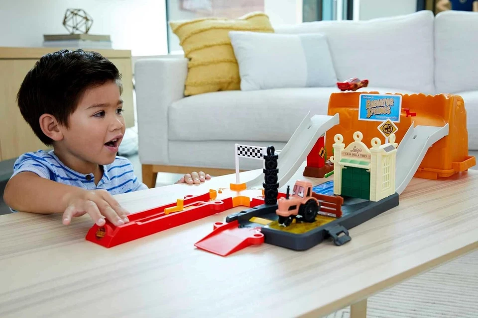 Disney Pixar Cars Race & Go Playset - Image 4 of 4