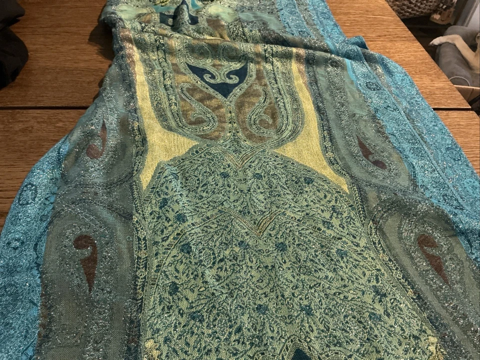 COLECCIÓN DIECIOCHO Bufanda Larga Ligera Mezcla Azul Verde Dorado 64x21 Incxhes Foto 4 de 4