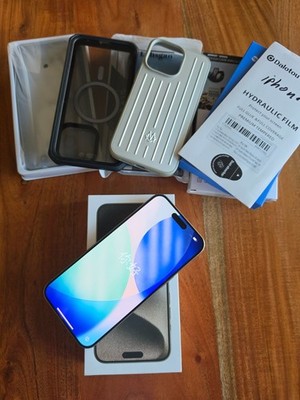 Apple iPhone 15 Pro Max - 256GB - Titan Natur (Ohne Simlock) Backcover Sprung