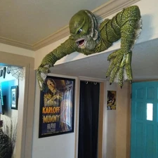 Creature from the Black Lagoon Grave Halloween Lizard Universal Monsters Decor