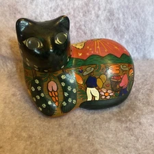 Vtg Hand painted Mexican Folk Art Tonala Pottery Glazed Cat Detailed Farmers