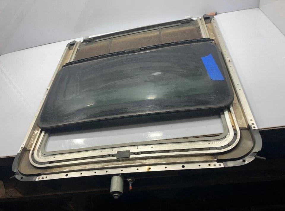 2003-2005 LINCOLN AVIATOR SUNROOF w/TRACK & MOTOR GENUINE OEM FORD PART - Image 4 of 4