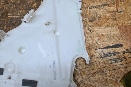 Windshield Washer Fluid Reservoir Tank OEM BMW E82 E88 128 135 2008-13 - Picture 11 of 14