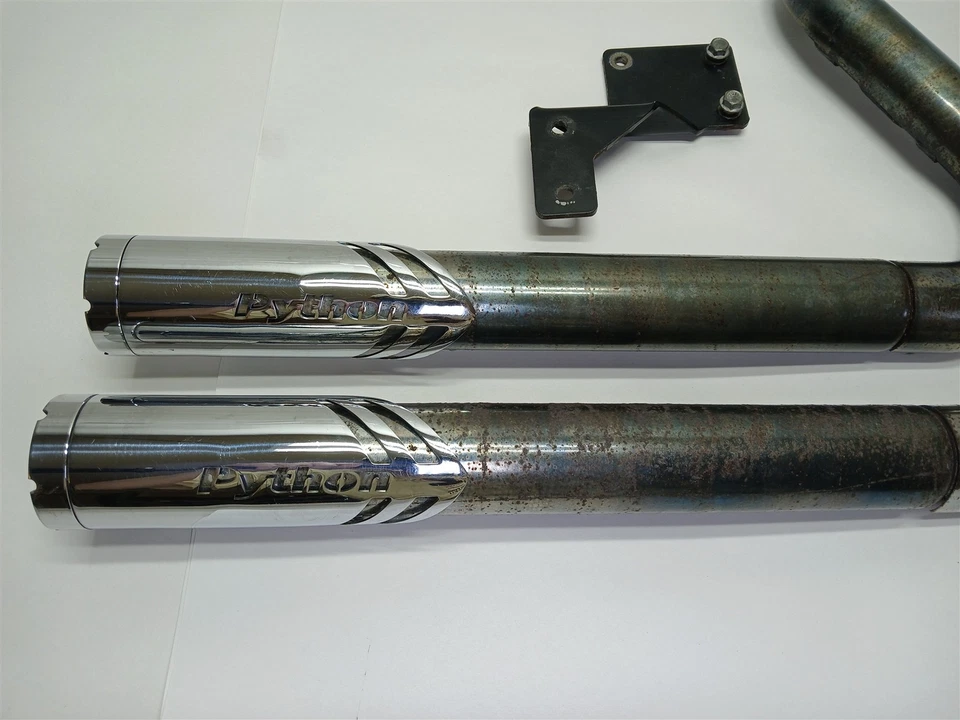 Escape retro Harley-Davidson Dyna Python P334FC P335FC Foto 2 de 4