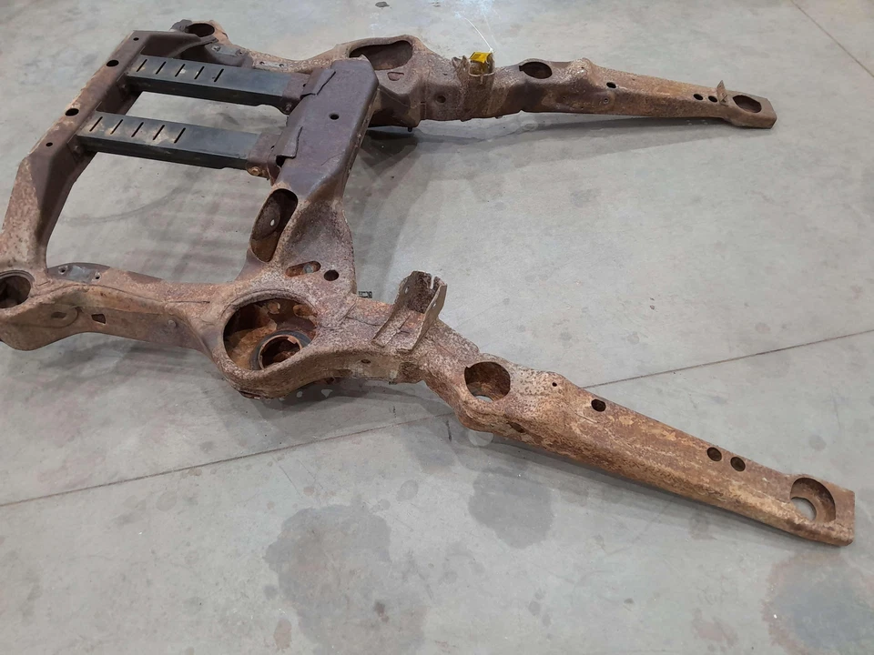 1992 - 1995 Chevy Astro Van quadro dianteiro Crossmember OEM 15674641 - Imagem 4 de 4