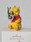 Hallmark Ornament: Winnie the Pooh Reflects on Christmas, Winnie Collection 2010
