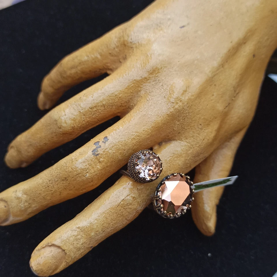 Anillo Michal Negrin Corona Superior Abierta Cristales Bronce y Melocotón Grande Victoriano Nuevo  Foto 2 de 4