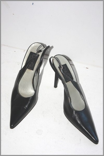 Escarpins Dolce & Gabbana Pointus Talons Aiguille Ouverts - Cuir Noir Taille 40 - Occasion Bon état