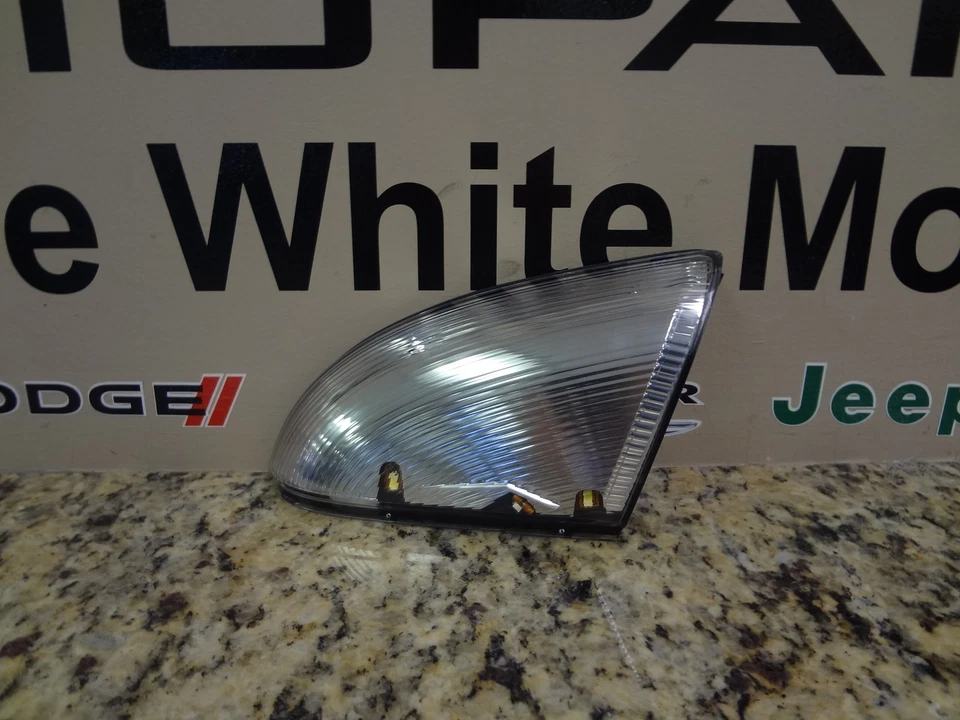 09-13 Dodge Ram 1500 2500 Nuevo LED Señal de giro Luz Derecha e Izquierda Mopar Fabricante de Equipo Original Foto 3 de 3