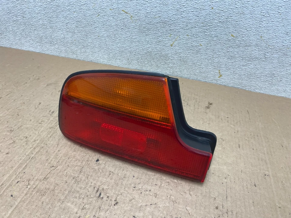 Luz trasera lateral izquierda Infiniti Q45 1990-1993 OEM Q2853 DG Foto 2 de 4