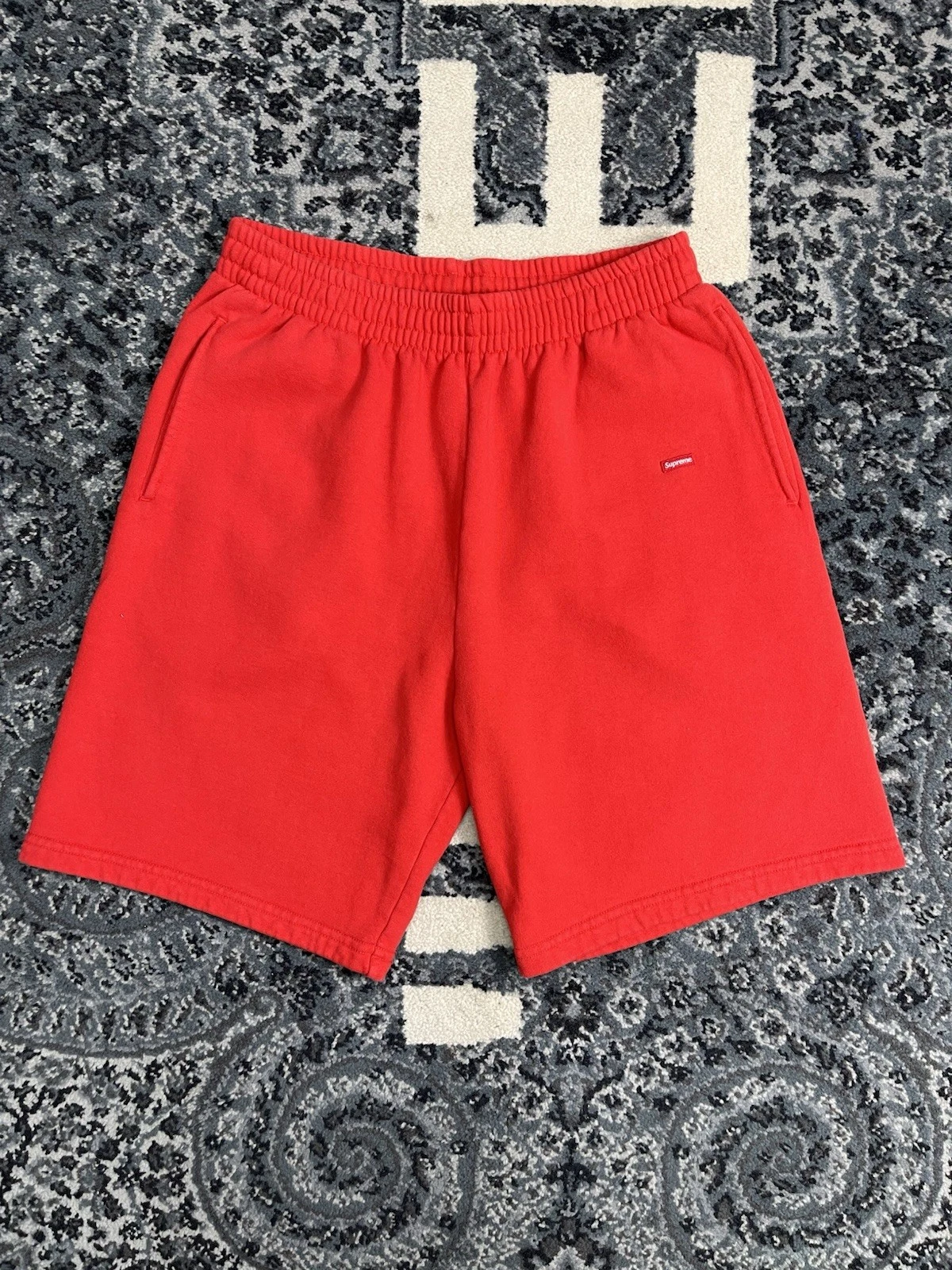 Short de survêtement Supreme Small Box Logo Taille S Rouge. 