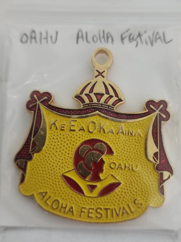 HAWAII FESTIVAL ALOHA WEEK Vintage  METAL  PIN  OAHU  VERY NICE COND.  