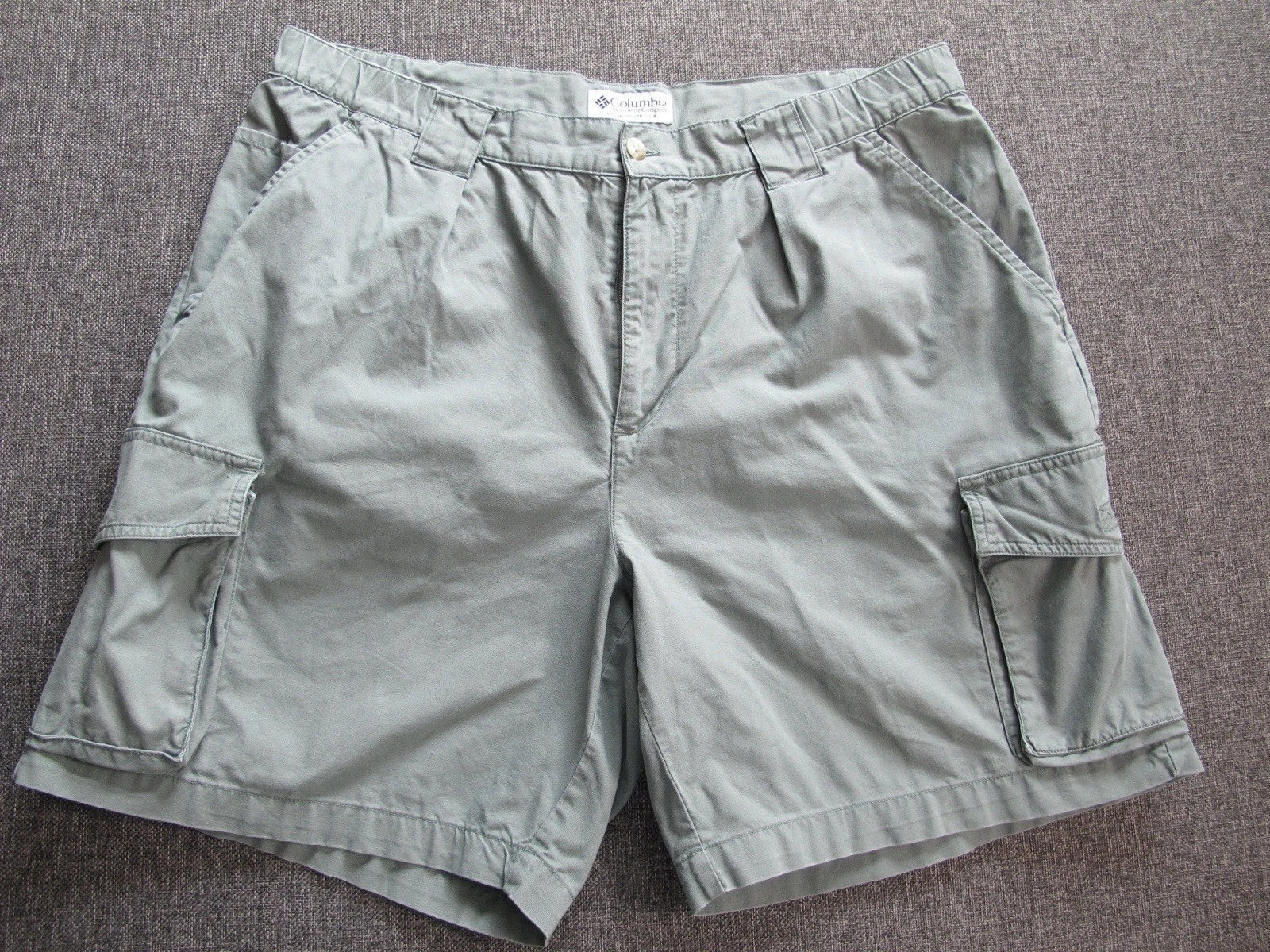 VINTAGE Y2K Columbia Sportswear Co 100% Cotton GREEN Cargo Shorts Size 34
