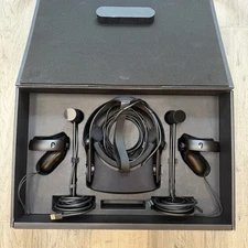 Meta Oculus Rift + Touch Virtual Reality Headset System Gaming 301-00095-01