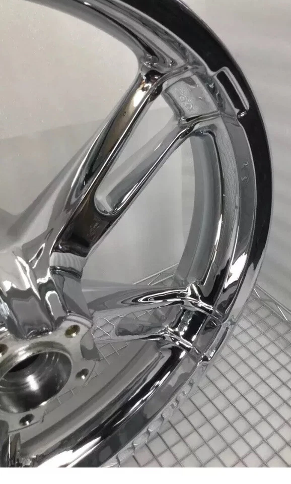 "Ruedas delanteras Harley FREEWHEELER FLRT tri glide cromadas 2014-23 llanta 19"" cambio" Foto 3 de 4