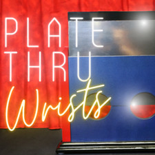 PLATE THRU WRISTS ILLUSION - Magic  Party Tricks