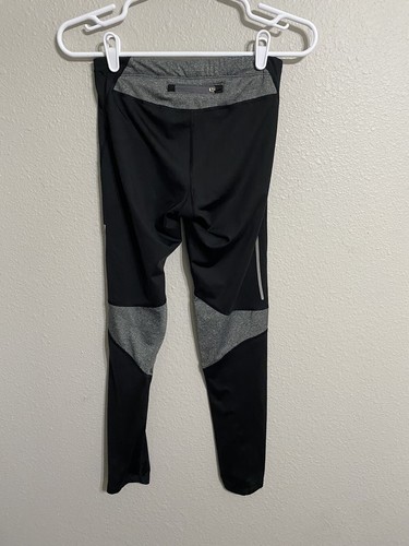 Leggings With Back Zipper Pocket