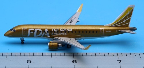 JC Wings 1:400 Fuji Dream Airlines Embraer ERJ-175 Diecast Aircraft Model JA09FJ - 第 2/13 張圖片