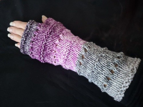 Hand Knit Fingerless Texting/Writing Gloves Mittens Armwarmers grey/pink/violet - Picture 4 of 7