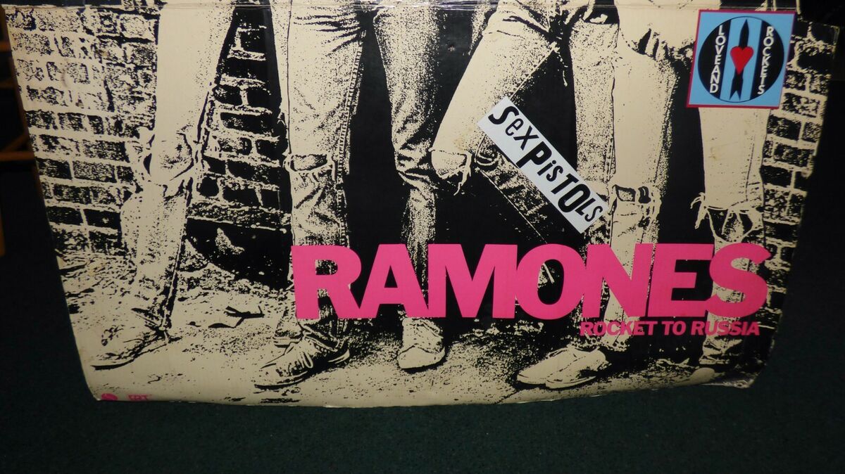 RAMONES ROCKET TO RUSSIA 1977 VINTAGE ORIGINAL RECORD STORE STANDEE PUNK ROCK RAMONES ROCKET TO RUSSIA 1977 VINTAGE ORIGINAL RECORD STORE STANDEE PUNK ROCK