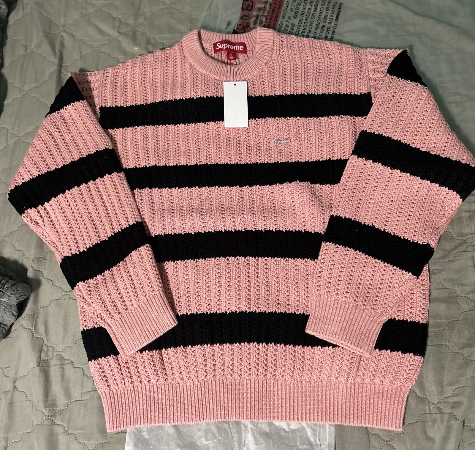 Pull rose petite boîte à rayures jauge ample suprême petit à la main