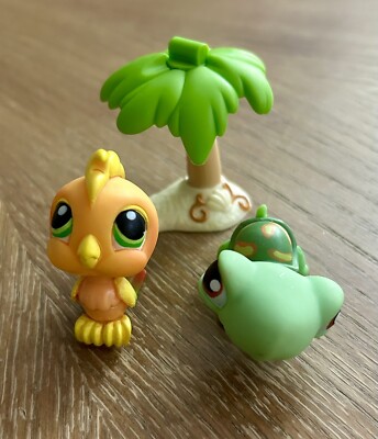 Littlest Pet Shop LPS Authentic #119 #120 Turtle & Cockatoo 