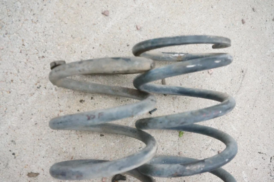 Par de muelles helicoidales delanteros izquierdo derecho OEM JAGUAR SERIE 1 68-73 XJ6 XJ12 Foto 2 de 4